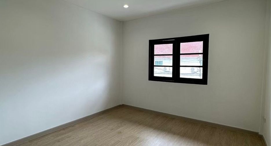 For sale 3 bedrooms townhouse in Mueang Nonthaburi, Nonthaburi