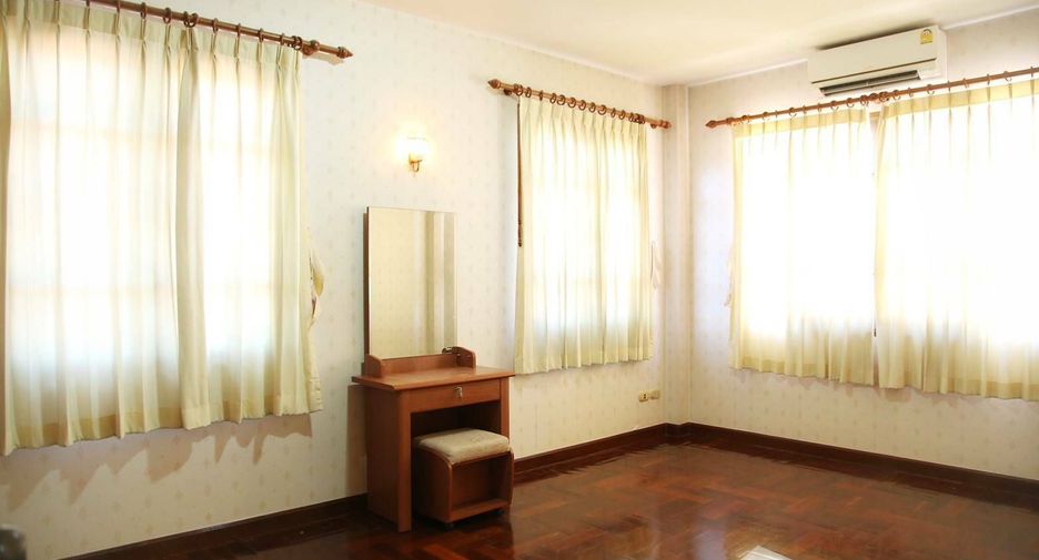 À vendre 4 chambres maison à Bang Kruai, Nonthaburi