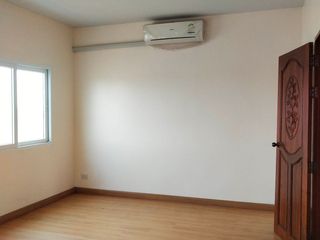 For sale 3 ベッドルーム townhouse in Mueang Udon Thani, Udon Thani