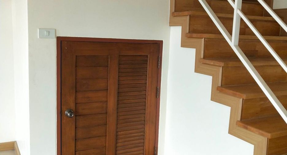 For sale 3 bedrooms townhouse in Mueang Udon Thani, Udon Thani