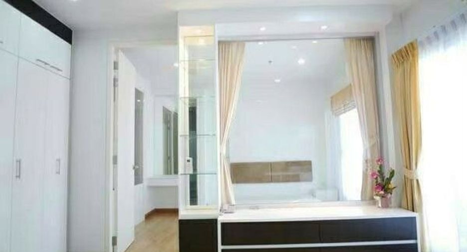 For sale 1 bed condo in Thon Buri, Bangkok