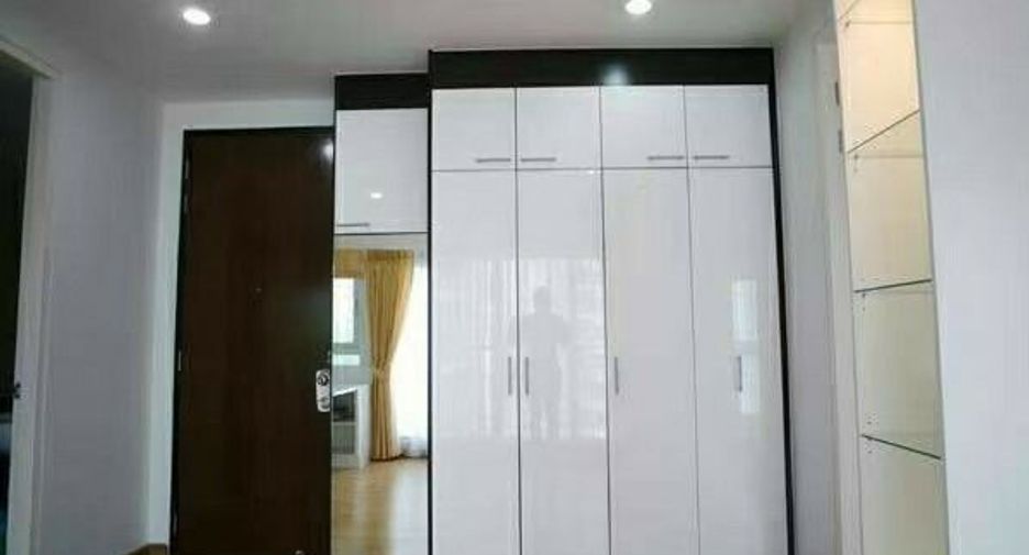 For sale 1 bed condo in Thon Buri, Bangkok