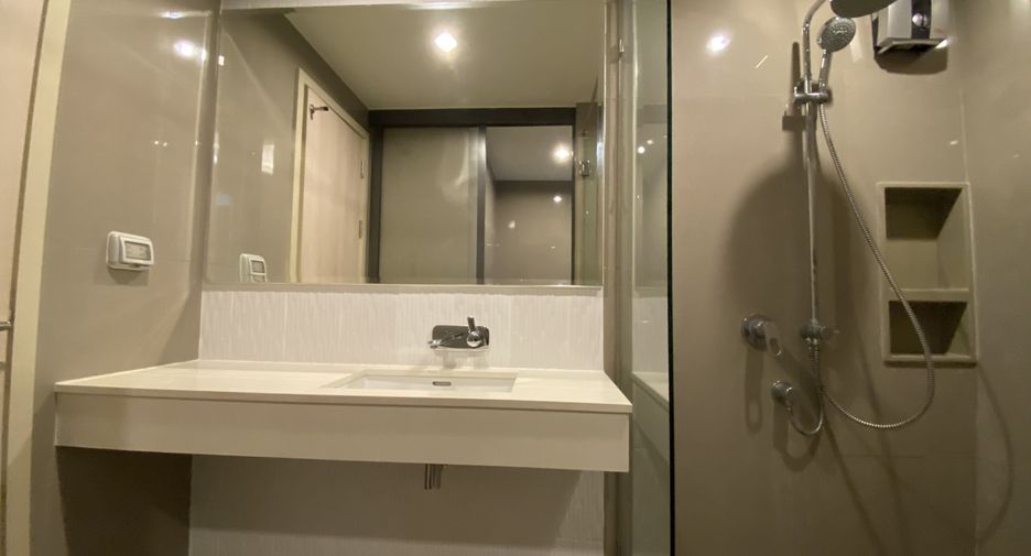 For sale 1 bed condo in Khlong Toei, Bangkok