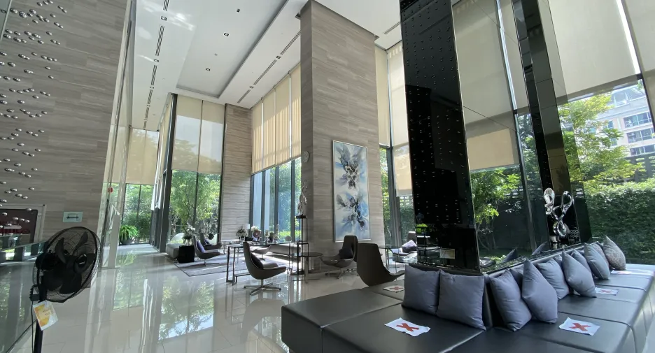 For sale 1 bed condo in Khlong Toei, Bangkok