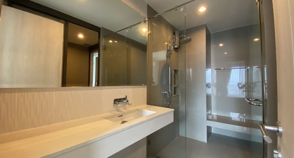 For sale 1 bed condo in Khlong Toei, Bangkok