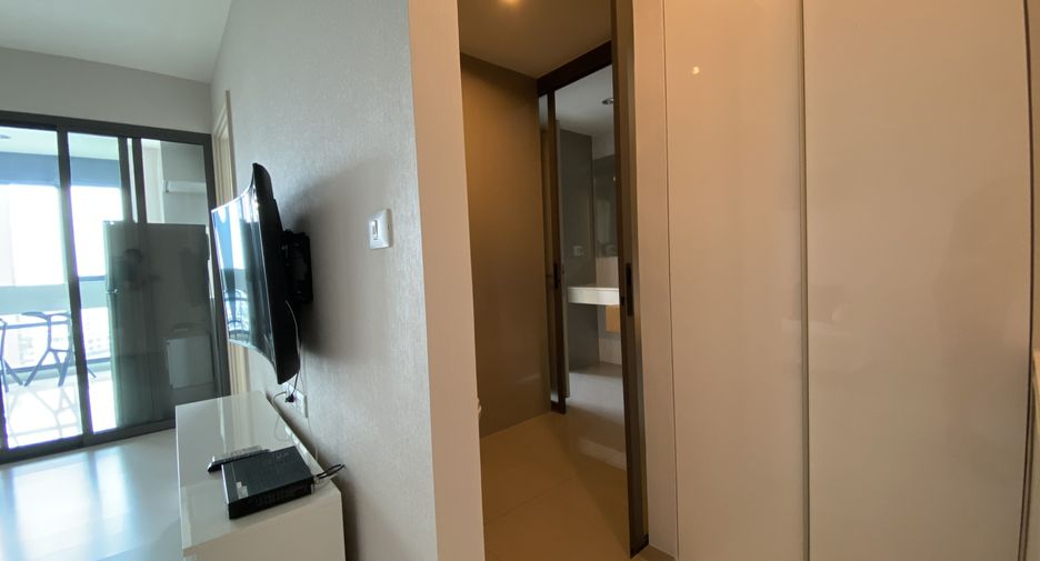 For sale 1 bed condo in Khlong Toei, Bangkok