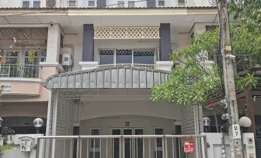 For sale 3 bedrooms townhouse in Mueang Nonthaburi, Nonthaburi