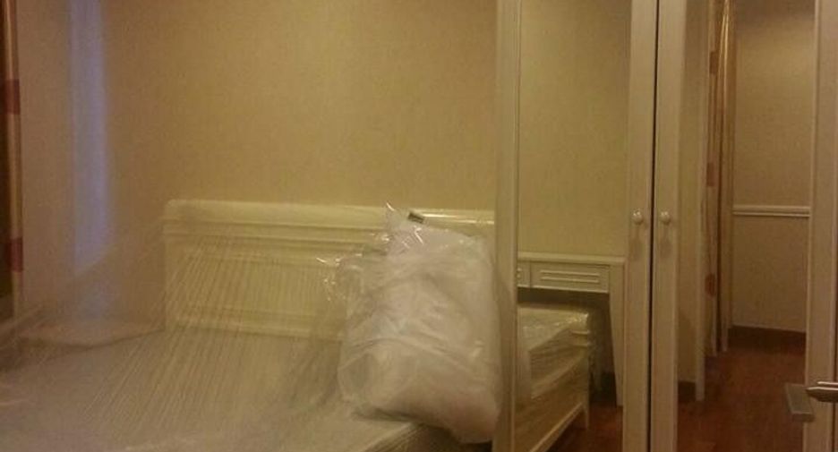 For sale 2 bedrooms condo in Sathon, Bangkok