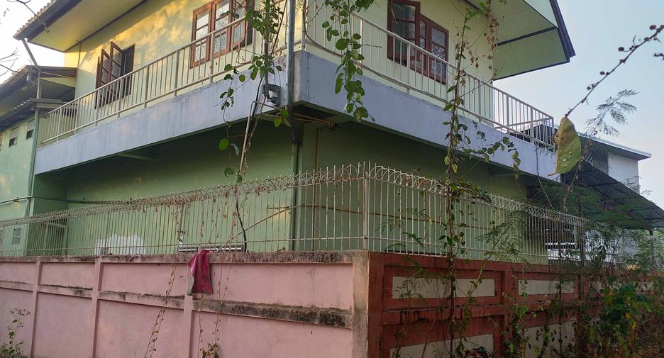 Haus zum Kauf mit 10 Zimmer in Mueang Lampang, Lampang