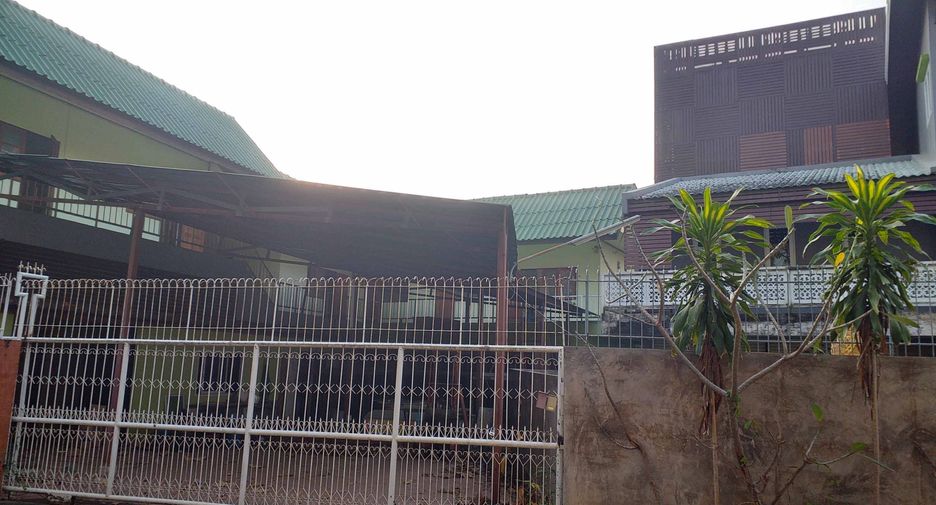 Haus zum Kauf mit 10 Zimmer in Mueang Lampang, Lampang