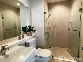 Condo en venta de 2 habitaciones en Phra Khanong, Bangkok