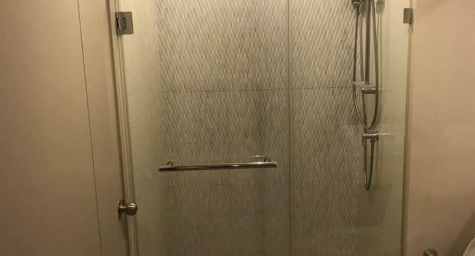 For sale 2 bedrooms condo in Khlong Toei, Bangkok