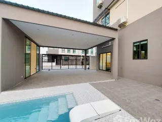 For rent 5 bedrooms villa in Mueang Chon Buri, Chonburi