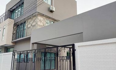 Villa zur Miete mit 5 Zimmer in Mueang Chon Buri, Chonburi