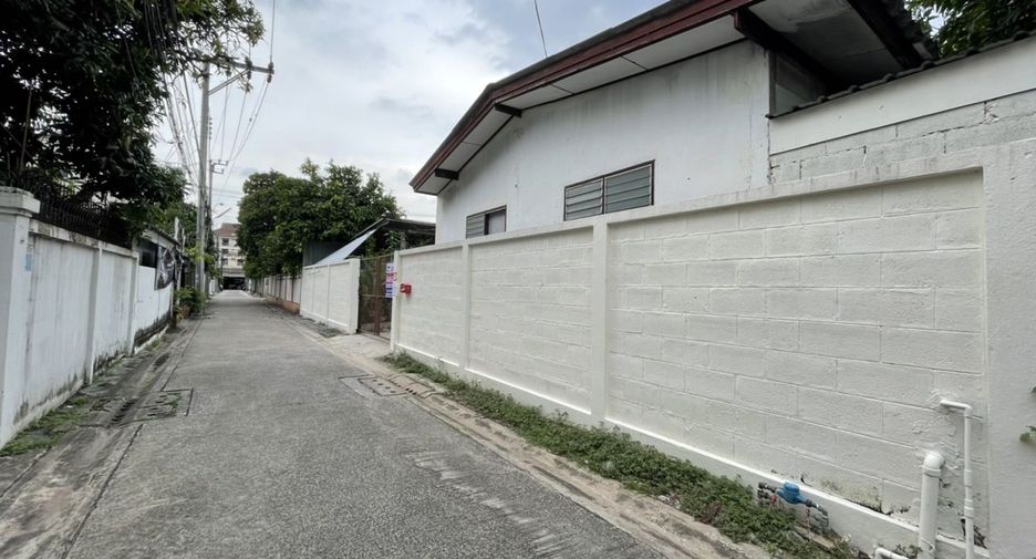 For sale land in Din Daeng, Bangkok
