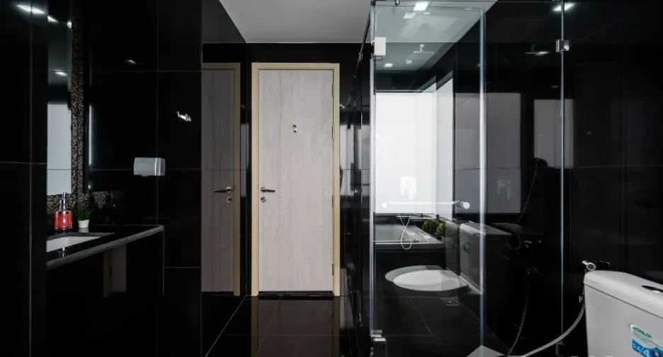 For sale 2 bedrooms condo in Khlong Toei, Bangkok