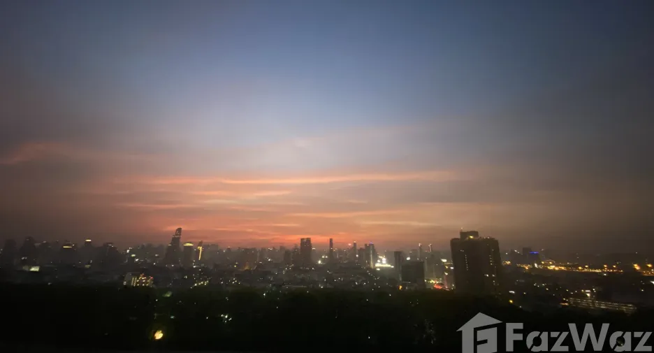 For sale 2 bedrooms condo in Watthana, Bangkok