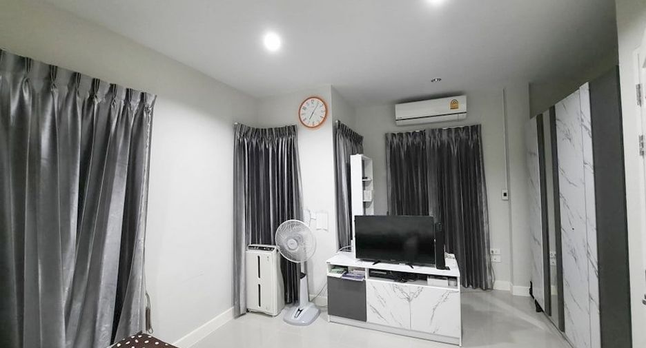 À louer 3 chambres maison de ville à Bang Bua Thong, Nonthaburi