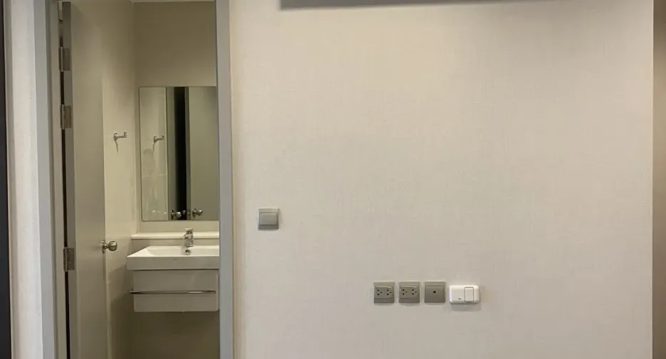 For sale 1 bed condo in Phra Khanong, Bangkok