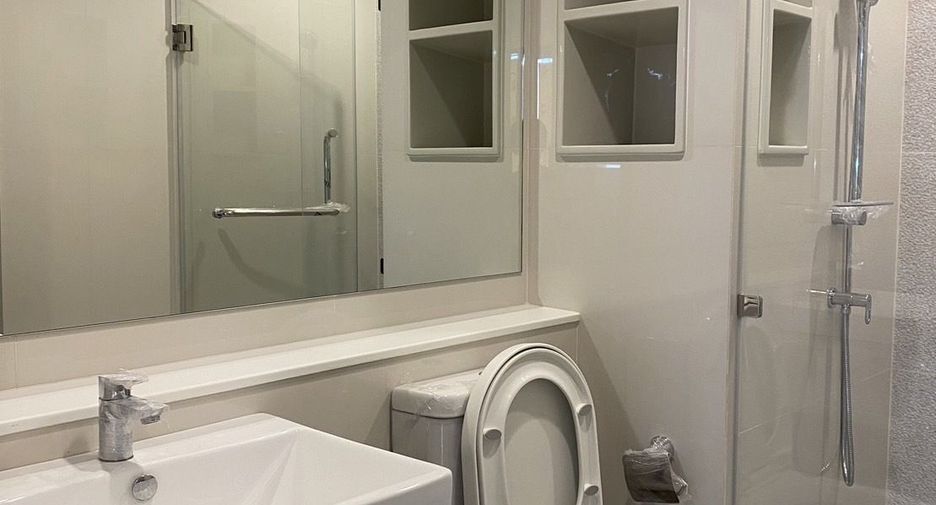For sale 1 bed condo in Phra Khanong, Bangkok