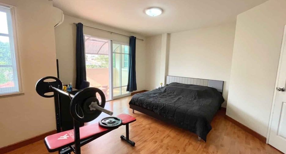 For sale 4 bedrooms house in Lam Luk Ka, Pathum Thani