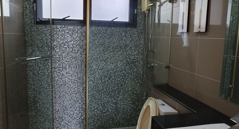 For rent 7 bedrooms house in Mueang Nonthaburi, Nonthaburi