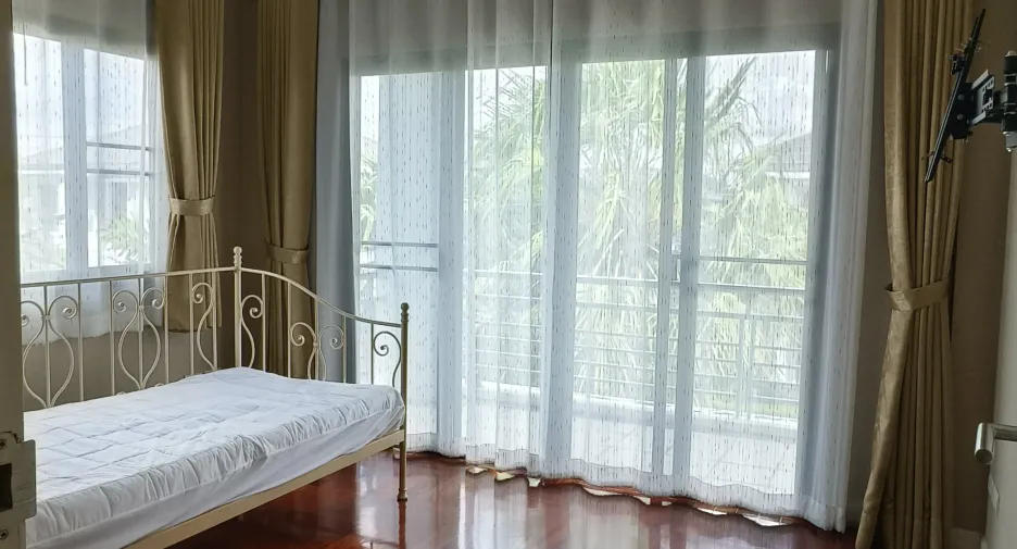 For rent 7 bedrooms house in Mueang Nonthaburi, Nonthaburi