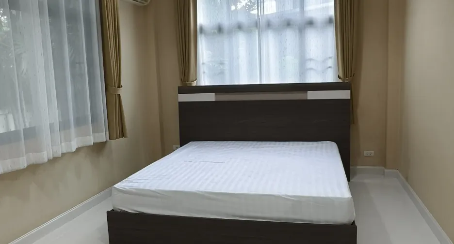 For rent 7 bedrooms house in Mueang Nonthaburi, Nonthaburi