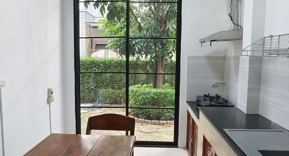 For rent 7 bedrooms house in Mueang Nonthaburi, Nonthaburi