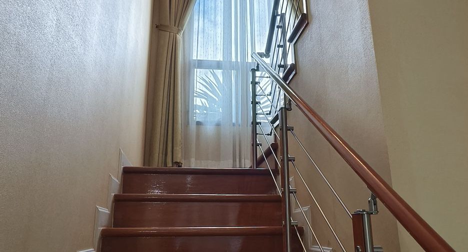 Haus zur Miete mit 7 Zimmer in Mueang Nonthaburi, Nonthaburi