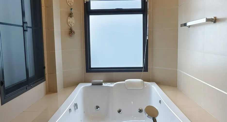 For rent 7 bedrooms house in Mueang Nonthaburi, Nonthaburi