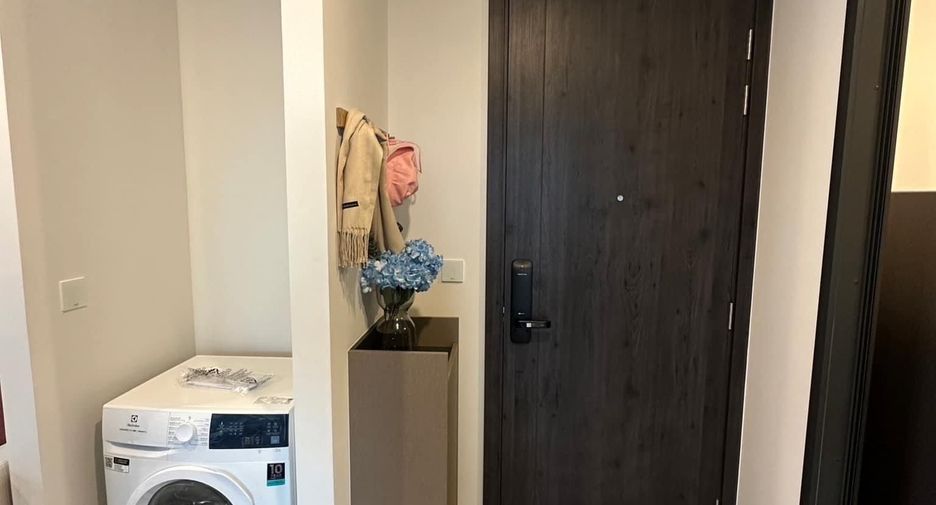 For sale 2 bedrooms condo in Huai Khwang, Bangkok