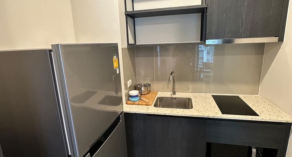 For sale 2 bedrooms condo in Huai Khwang, Bangkok