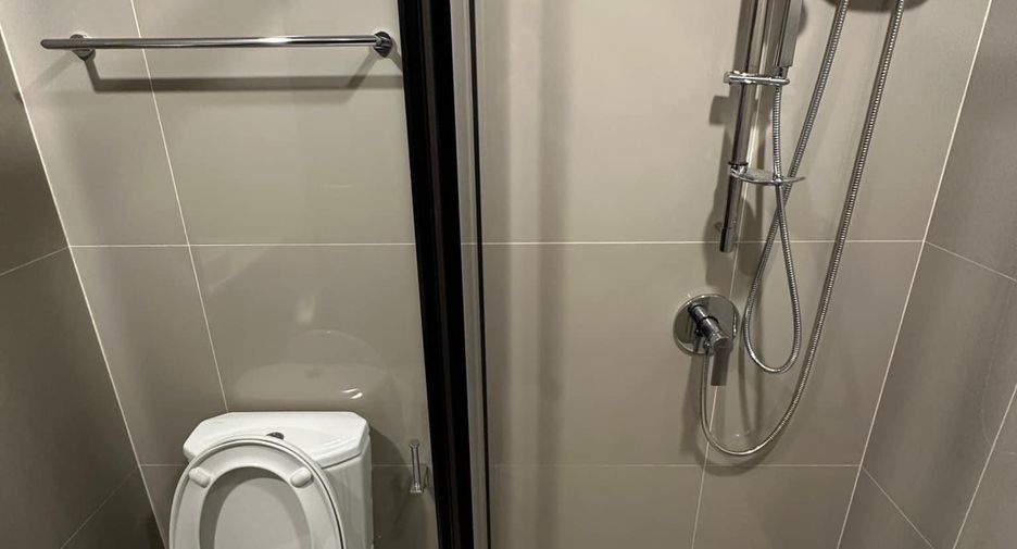 For sale 2 bedrooms condo in Huai Khwang, Bangkok