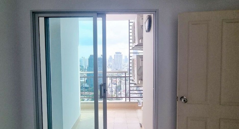 For sale 1 bed condo in Watthana, Bangkok