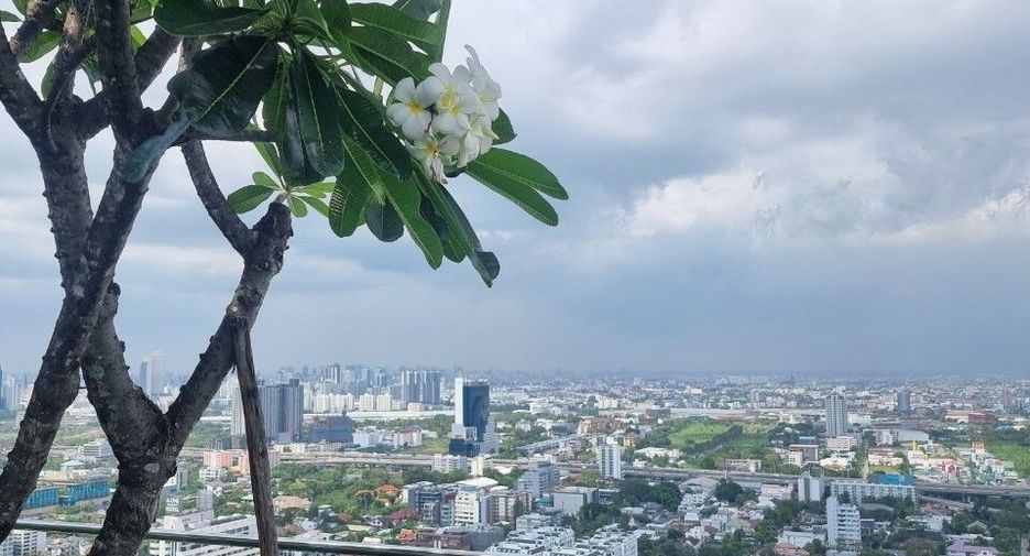 For sale 1 bed condo in Watthana, Bangkok