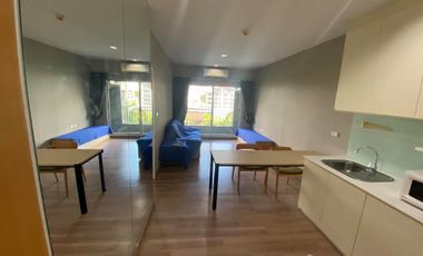 For sale 1 bed condo in Khlong Toei, Bangkok