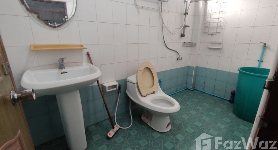 For sale 5 bedrooms house in Mueang Yasothon, Yasothon