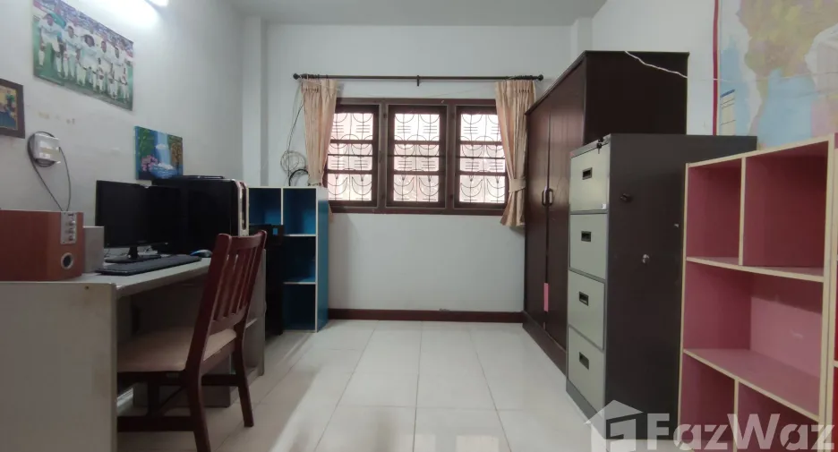 For sale 5 bedrooms house in Mueang Yasothon, Yasothon