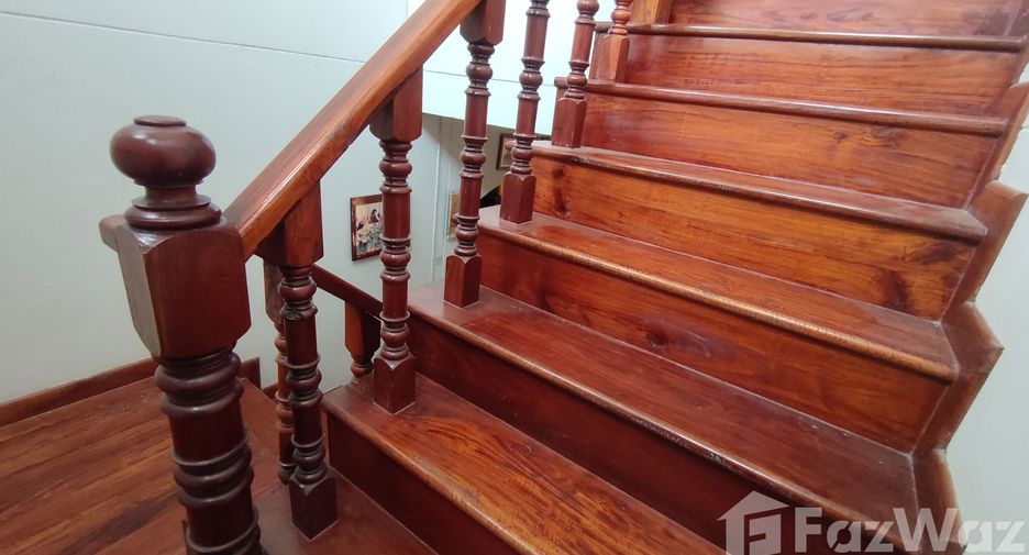 For sale 5 bedrooms house in Mueang Yasothon, Yasothon