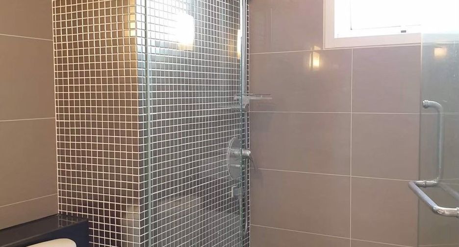 Condo en venta de 2 habitaciones en Huai Khwang, Bangkok
