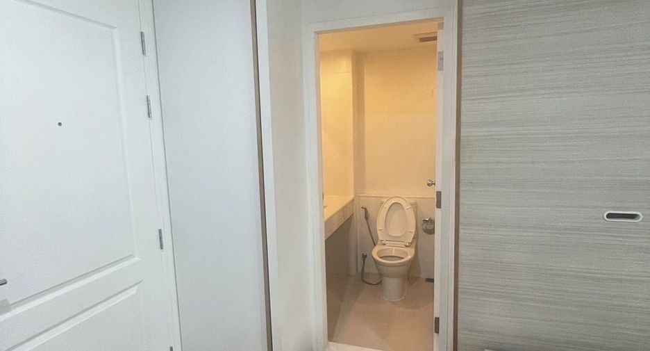 For sale 1 bed condo in Khlong Toei, Bangkok