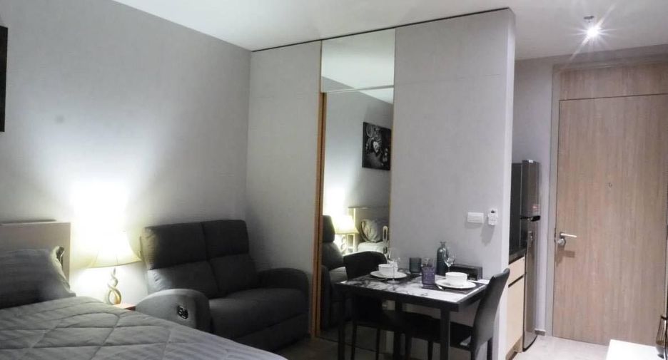 For sale studio condo in Khlong Toei, Bangkok