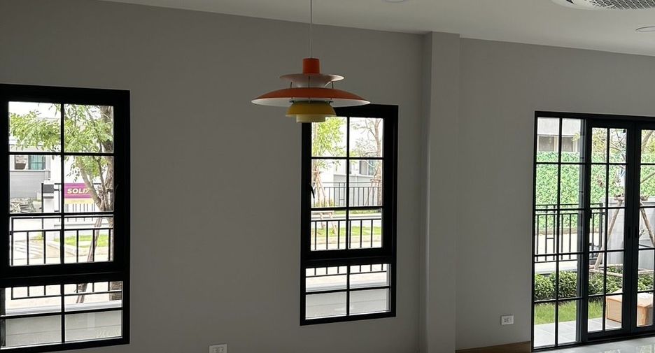 Casa en venta de 4 habitaciones en Bang Phli, Samut Prakan