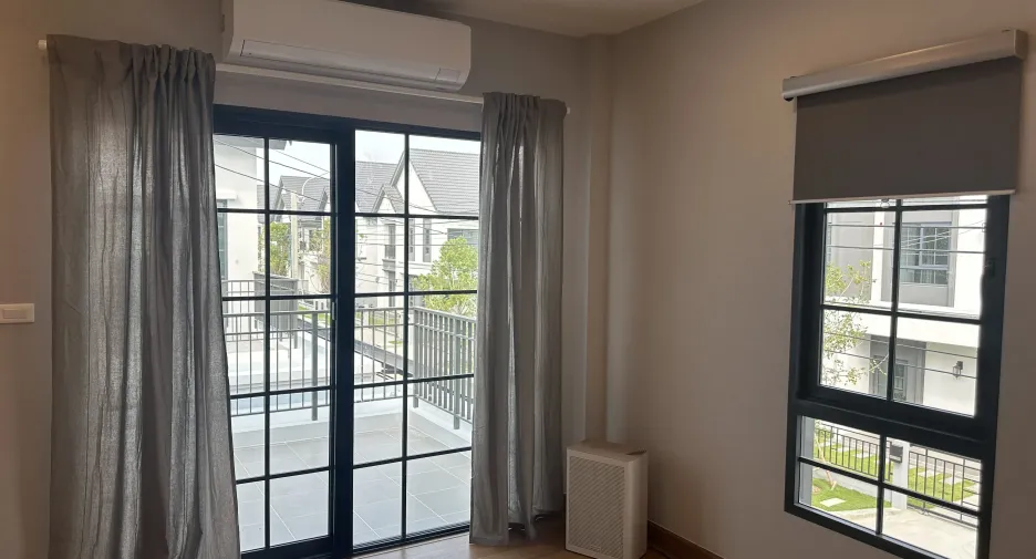 Casa en venta de 4 habitaciones en Bang Phli, Samut Prakan