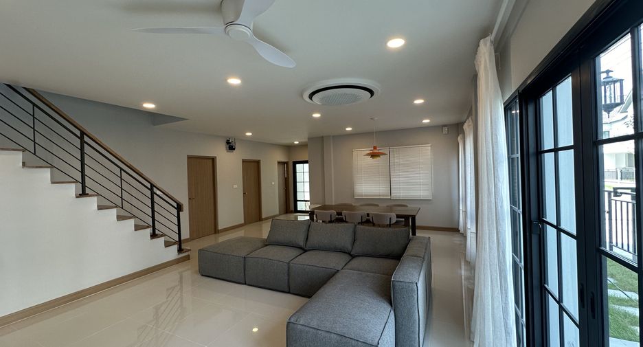 Casa en venta de 4 habitaciones en Bang Phli, Samut Prakan