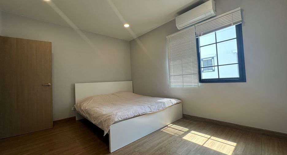 Casa en venta de 4 habitaciones en Bang Phli, Samut Prakan