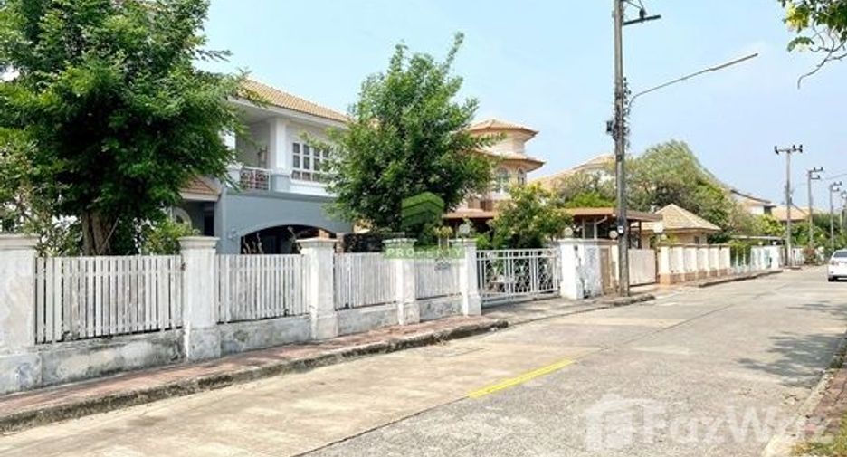 For sale 5 bedrooms house in Khlong Luang, Pathum Thani