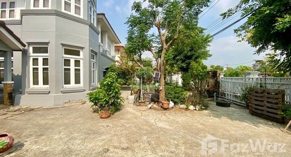For sale 5 bedrooms house in Khlong Luang, Pathum Thani