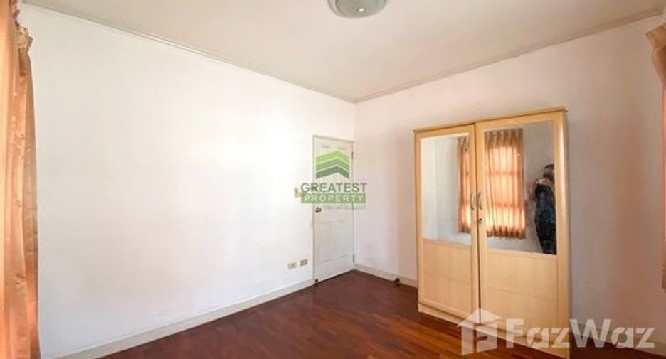 For sale 5 bedrooms house in Khlong Luang, Pathum Thani
